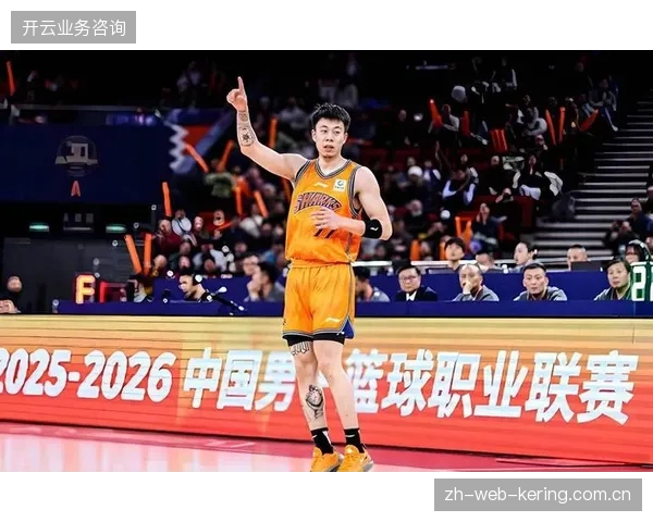 张镇麟的快速轮转协防能力有效弥补了内线空缺,成为锋线上最可靠的防守大闸 张镇麟的快速轮转协防能力有效弥补了内线空缺,成为锋线上最可靠的防守大闸