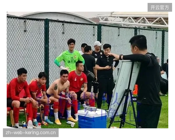 大连英博球员毛伟杰和吕焯毅在防守端贡献突出,两人在抢断和拦截数据上均位列联赛前茅 大连英博球员毛伟杰和吕焯毅在防守端贡献突出,两人在抢断和拦截数据上均位列联赛前茅